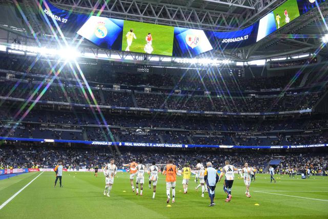 Bernabéu com os jogadores no aquecimento