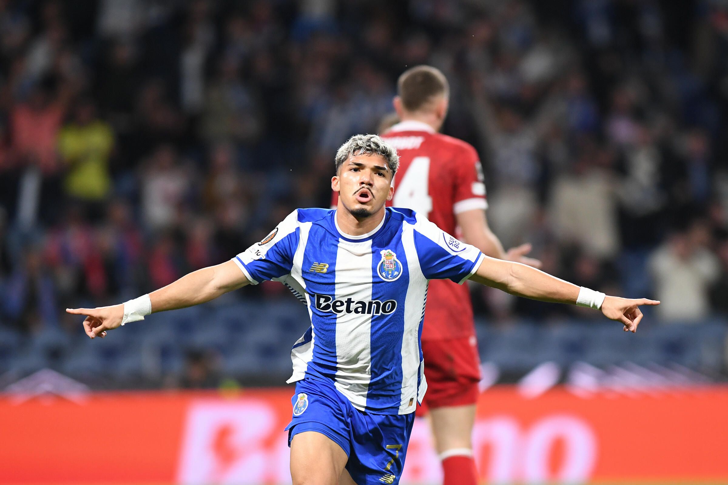 Festejos de William Gomes (Foto: Rogério Ferreira/Kapta+)