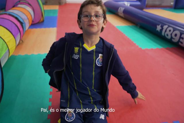 Não vale chorar: jogadores do FC Porto surpreendidos no Dia do Pai