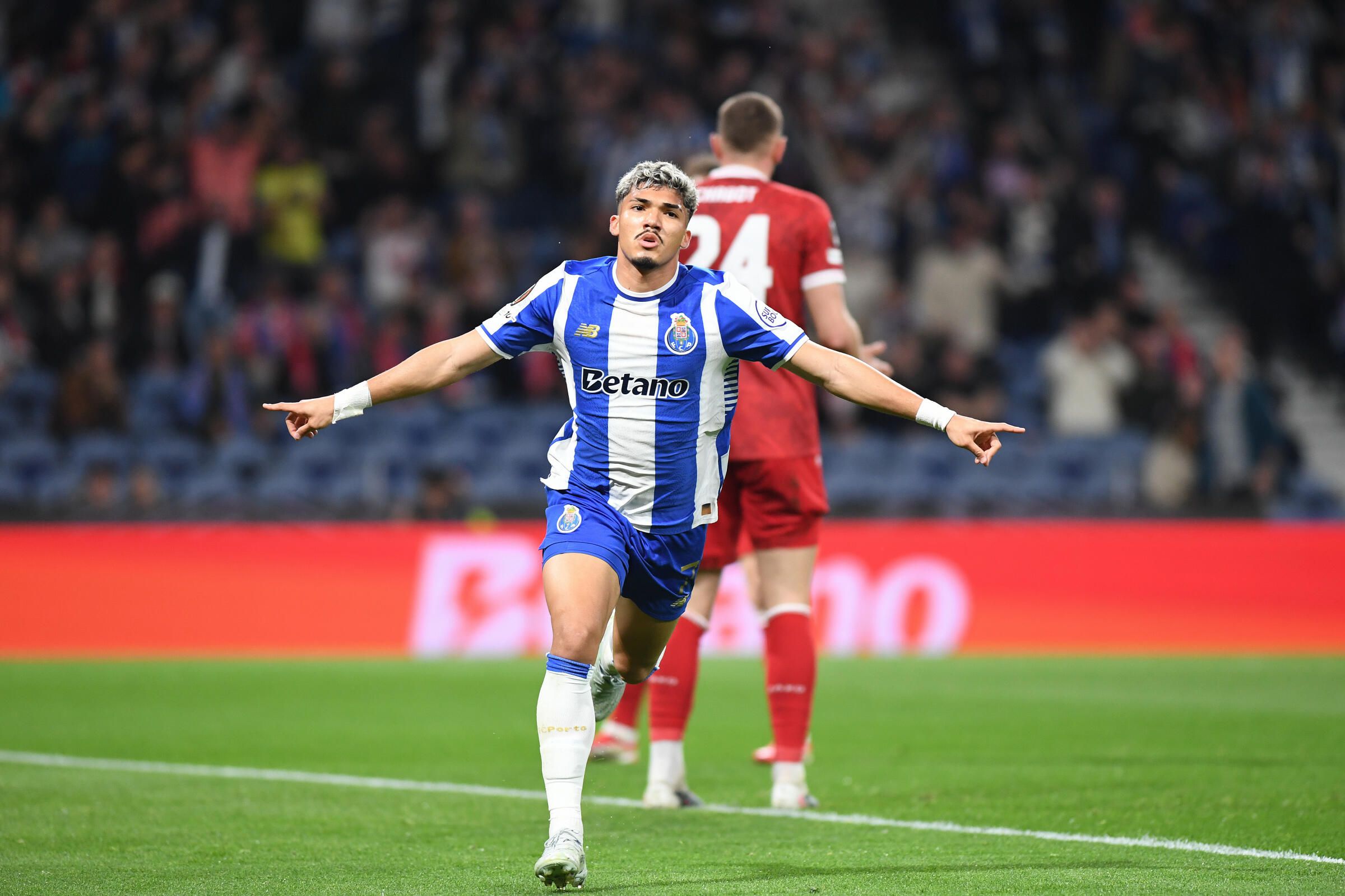 Festejos de William Gomes (Foto: Rogério Ferreira/Kapta+)