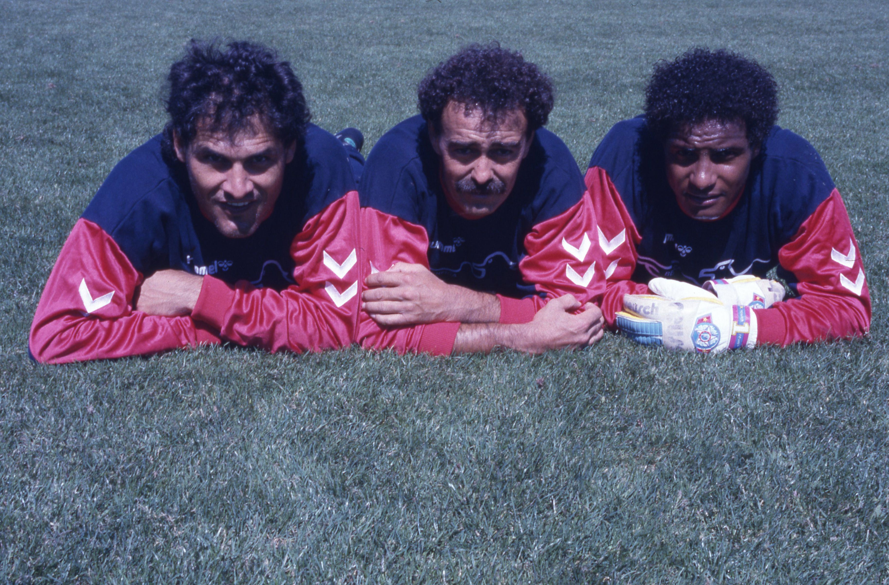 Silvino, Bento e Neno, os três guarda-redes do Benfica em 1990  — Foto A BOLA