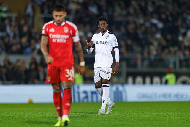 V. Guimarães: há fogo na frente para gelar o Benfica