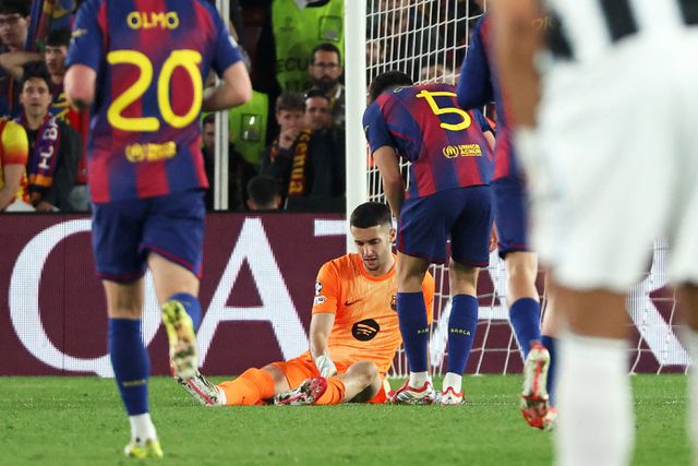 Joan García deixou o último jogo do Barcelona com queixas