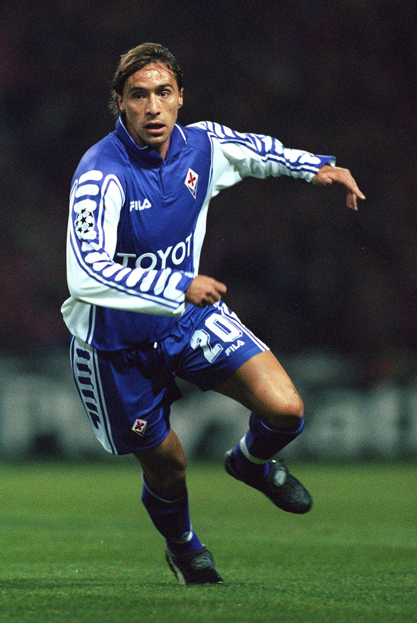 Enrico Chiesa, avançado italiano, destacou-se ao serviço do Parma e também representou a Fiorentina, clube que o filho Federico defendeu no início da carreira. Depois de uma passagem pela Juventus, joga, agora, no Liverpool