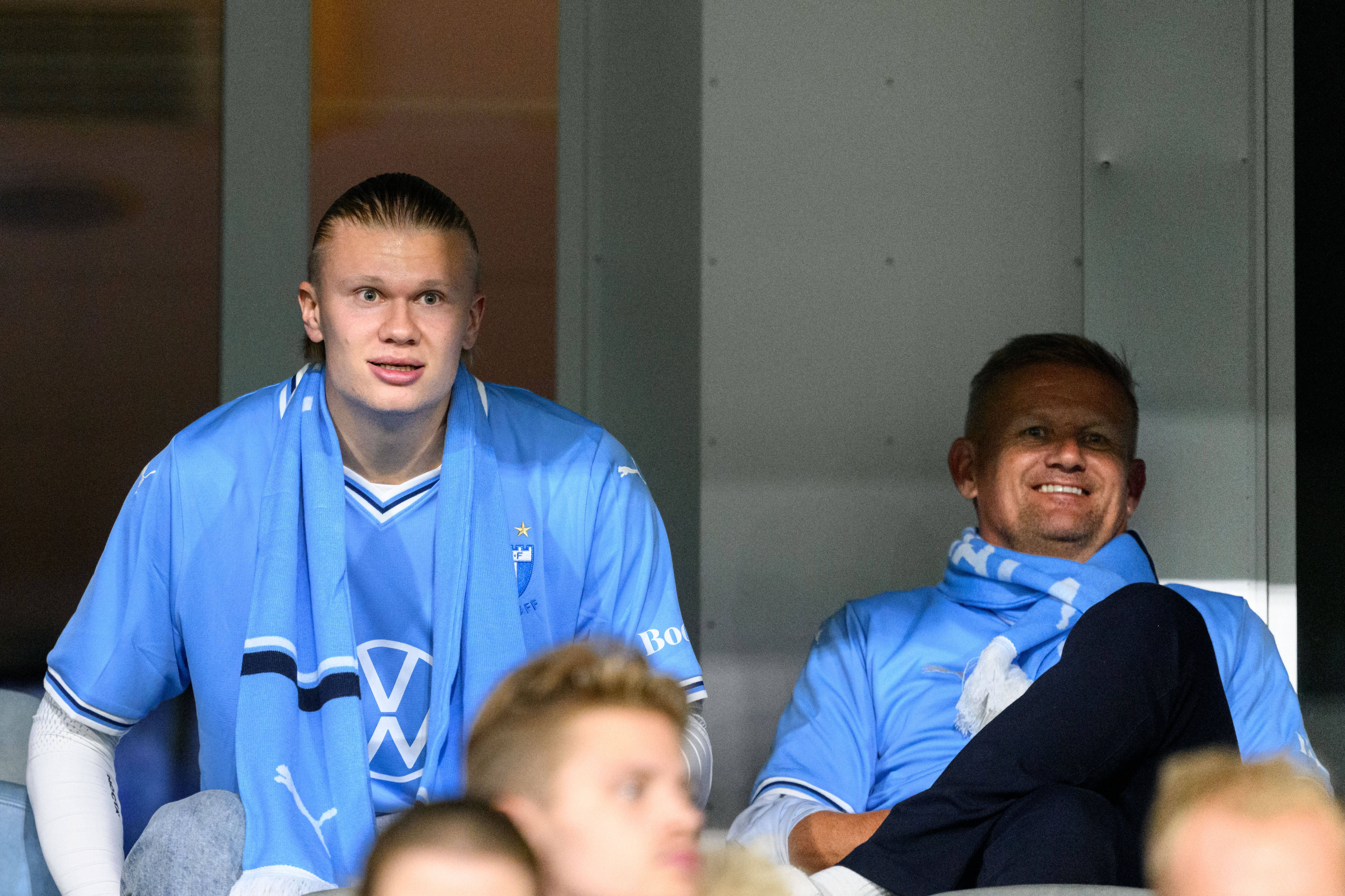 Erling Haaland e o pai, Alf-Inge. Ex-internacional pela Noruega jogou na Premier League. O filho (e goleador) brilha na seleção e no Manchester City