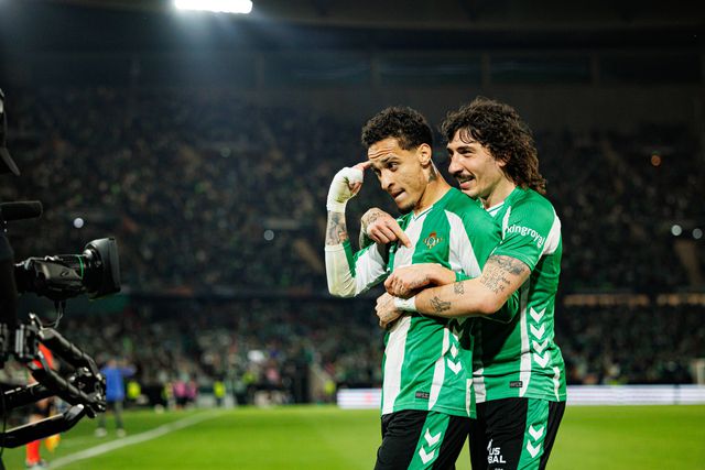 Betis goleia Panathinaikos e enfrenta SC Braga nos 'quartos' da Liga Europa