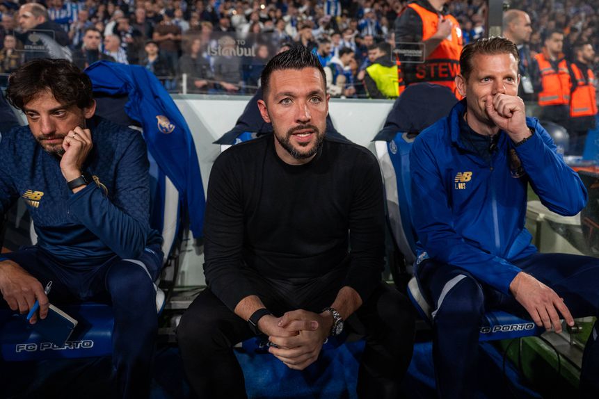 Francesco Farioli no banco frente ao Estugarda (IMAGO)