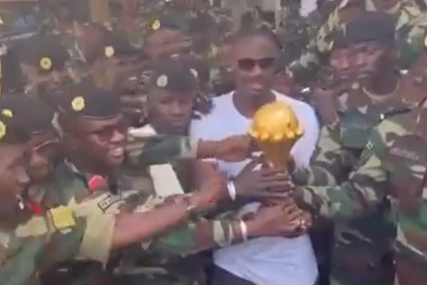 CAN: Senegal recusa-se a devolver o troféu e guarda-o em base militar