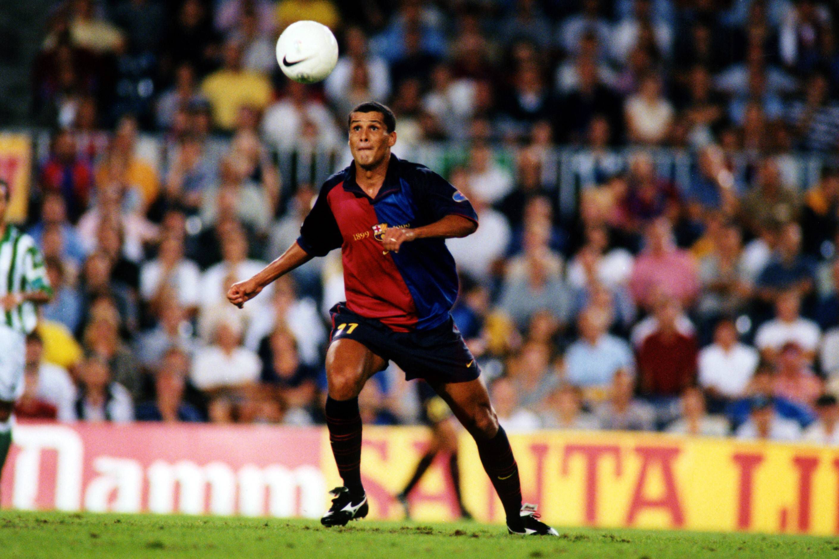 Rivaldo, avançado brasileiro que conquistou a Bola de Ouro em 1999, é pai de Rivaldinho, que representou o Boavista em 2015/16. Pelos axadrezados, somou apenas 49 minutos