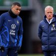 Kylian Mbappé com Didier Deschamps