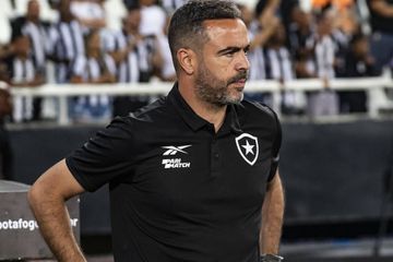 Artur Jorge perde liderança do Brasileirão,  Abel venceu Cuiabá ainda sem Petit