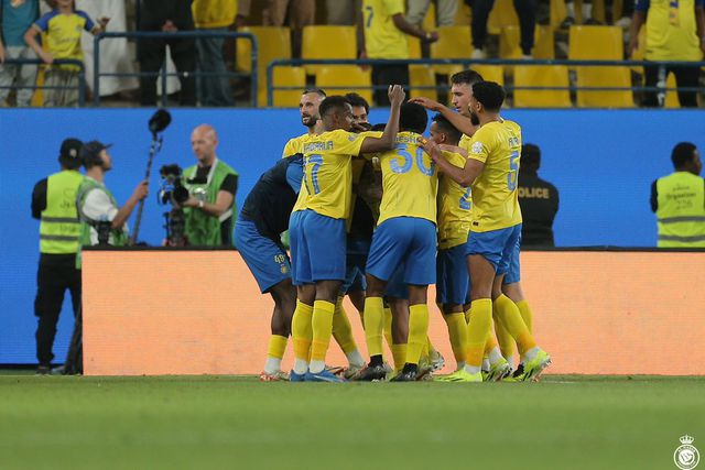 Al Nassr vira desvantagem contra Al Fayha, com ausência de Ronaldo e Luís Castro