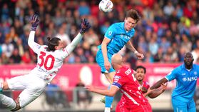 Serie A: Nápoles vence lanterna-vermelha e pressiona Inter