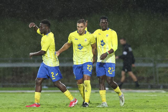 Em tarde de chuva, Nandín põe fim à seca de vitórias em casa (crónica)