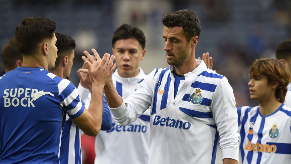 FC Porto: Marcano pondera terminar carreira no final da época