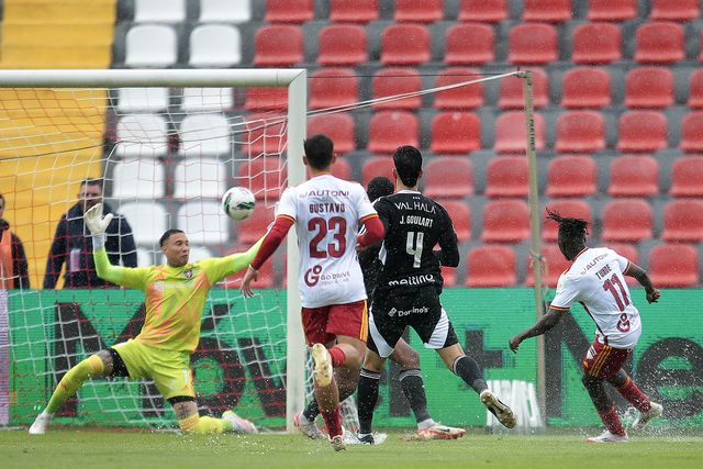Tunde abriu o marcador para o Aves no jogo frente ao Casa Pia