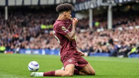 Matheus Nunes decisivo no triunfo do Man. City em Goodison Park