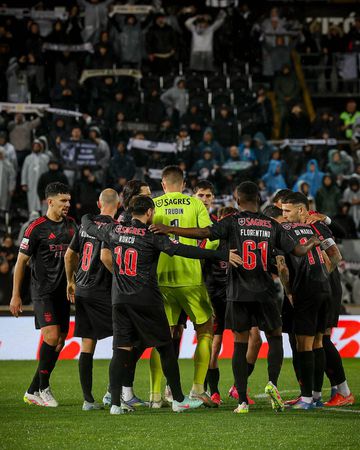 Afonso Henriques emprestou a espada da vitória a Trubin: as notas dos jogadores do Benfica