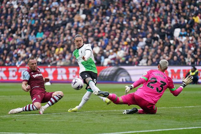 Darwin Núnez falha uma oportunidade de golo diante do West Ham