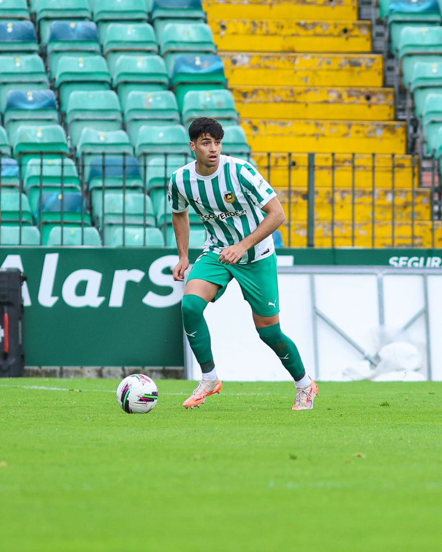 Kostoulas estreou-se pelo Rio Ave contra o Santa Clara