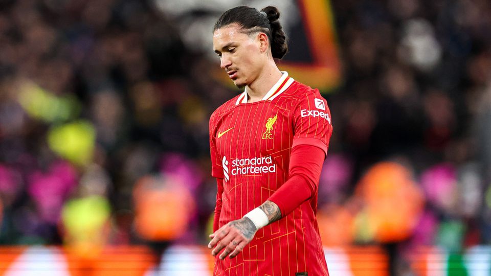 Darwin Núñez reage ao penálti falhado frente ao PSG, que ditou e eliminação do Liverpool da UEFA Champions League