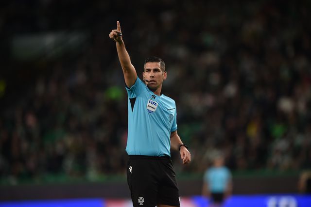 A análise de Duarte Gomes à arbitragem: não foi penálti, foi mesmo a simulação de Gyokeres