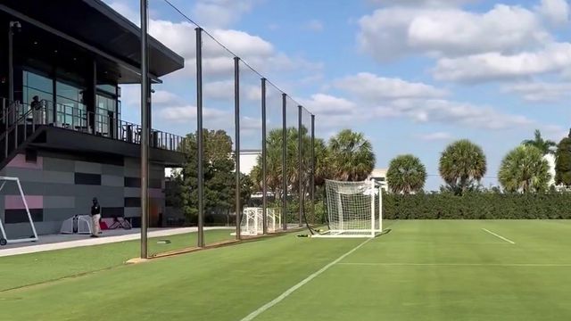 Golo de Beckham no treino