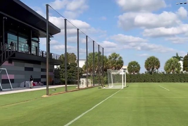 Golo de Beckham no treino