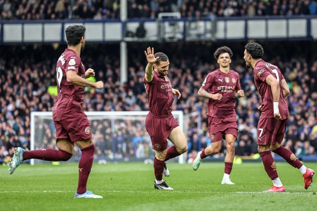 Kovacic a celebrar o segundo golo do Man. City em Goodison Park