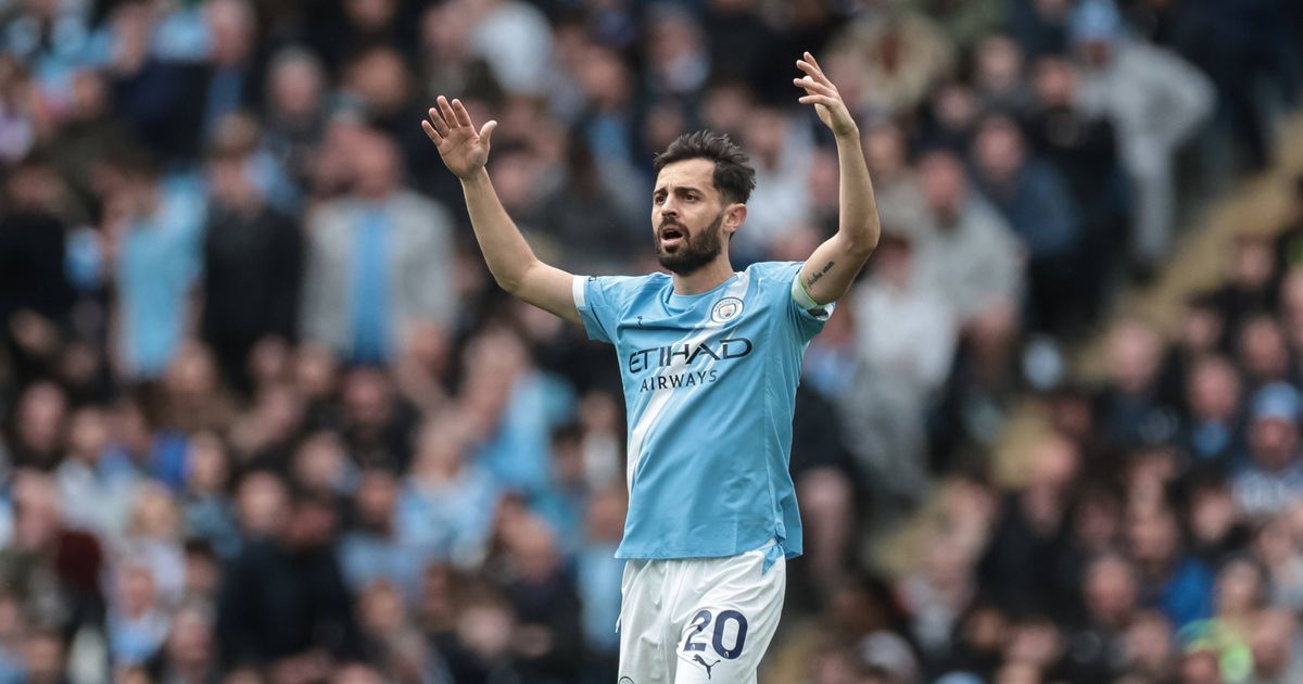 Bernardo Silva reage ao golo de Schjelderup no dérbi