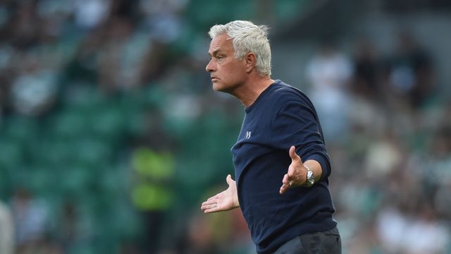 José Mourinho indignado no banco do Benfica - Foto: Miguel Nunes