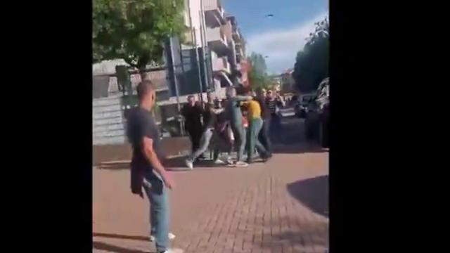 Avançado do Hellas Verona troca agressões com adepto