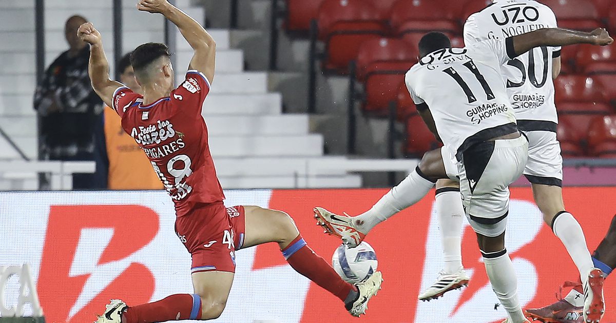 V. Guimarães: piquete Gustavo Silva apaga fogos do castelo