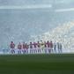 Jogadores do Benfica e do Sporting durante o minuto de silêncio em memória de Vicente Lucas - Foto: Sérgio Miguel Santos
