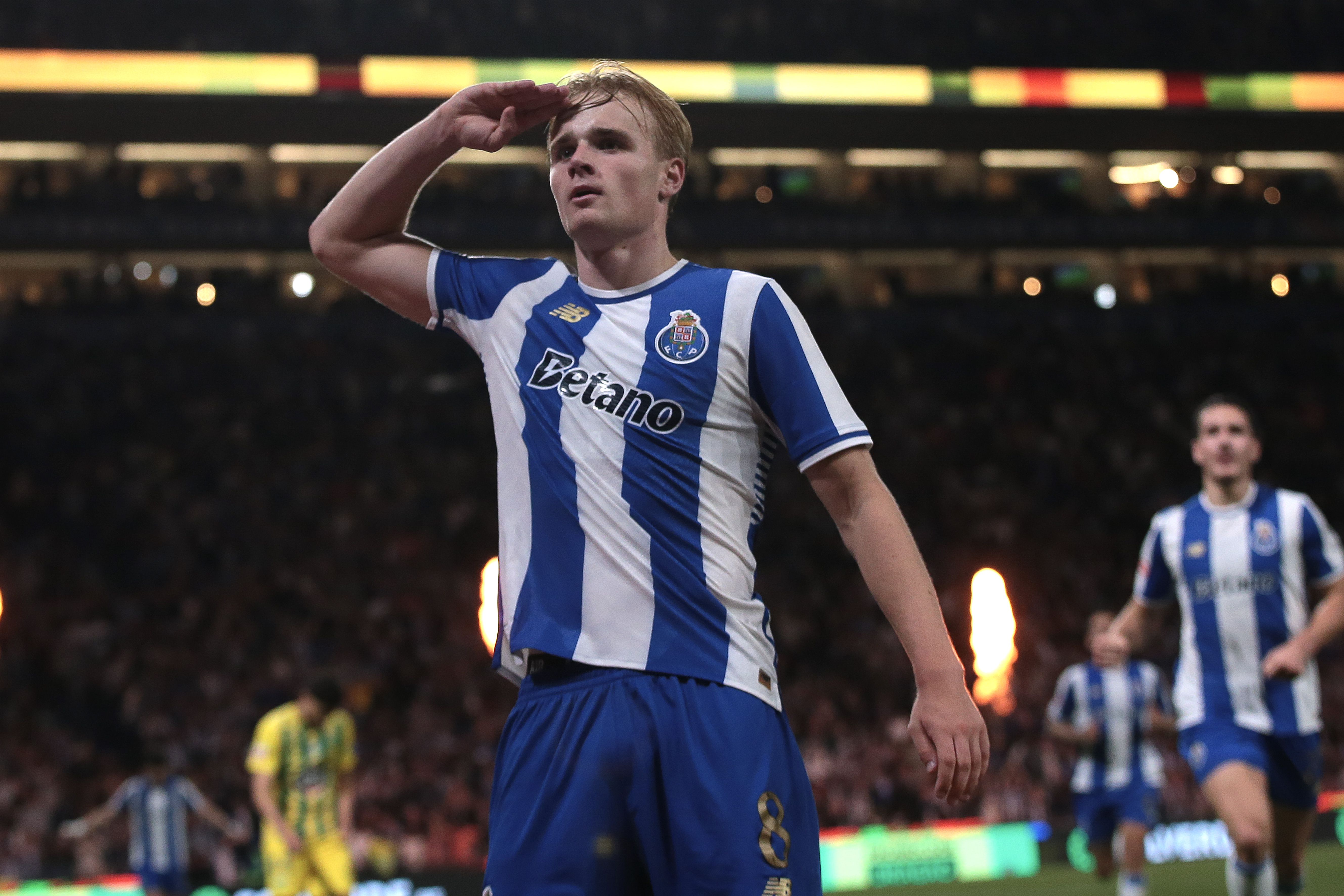 A celebração de Froholdt, autor do 2-0 do FC Porto - Foto: Manuel Fernando Araújo/LUSA