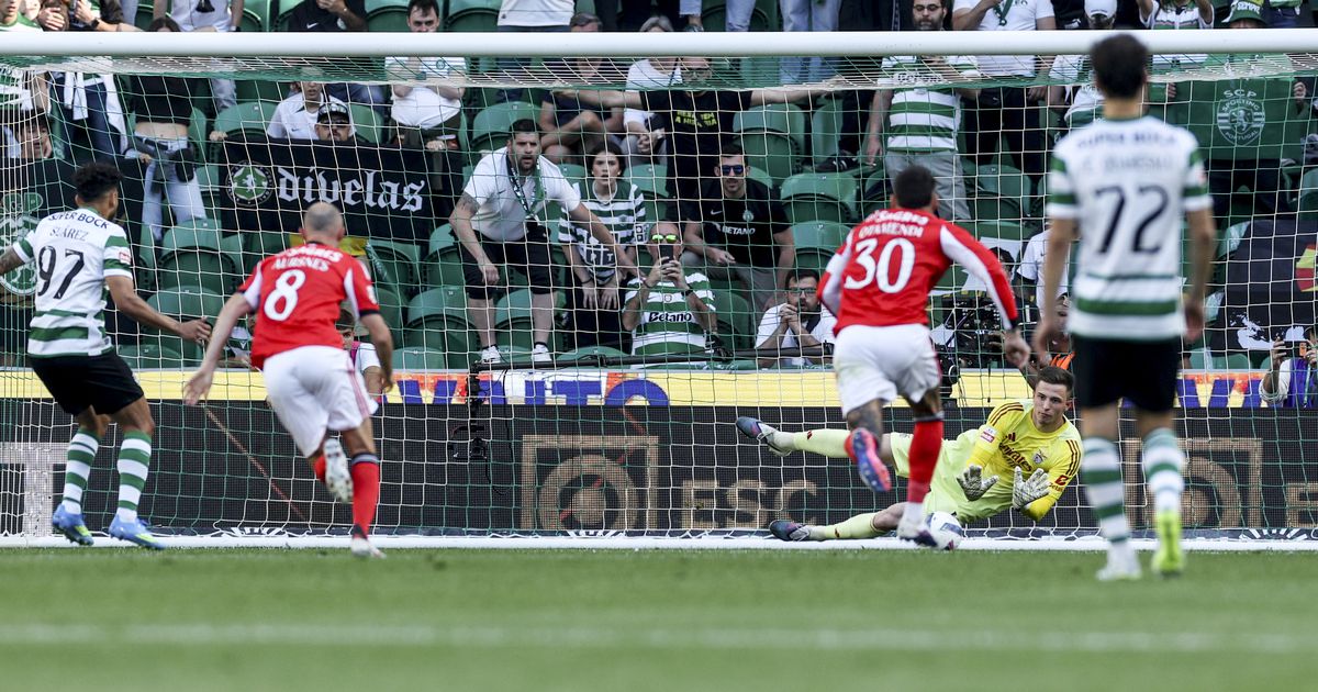 Houve invasão da área no penálti do Sporting? Pedro Henriques explica