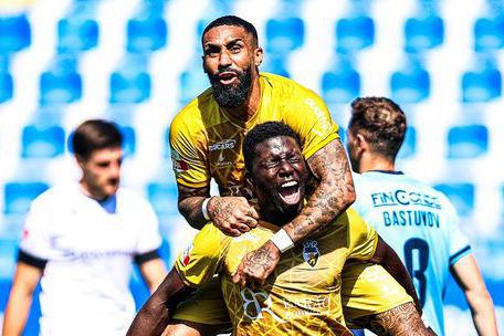 O Farense foi ao reduto do Vizela conquistar uma importante vitória na luta pela manutenção — Foto: Liga Portugal