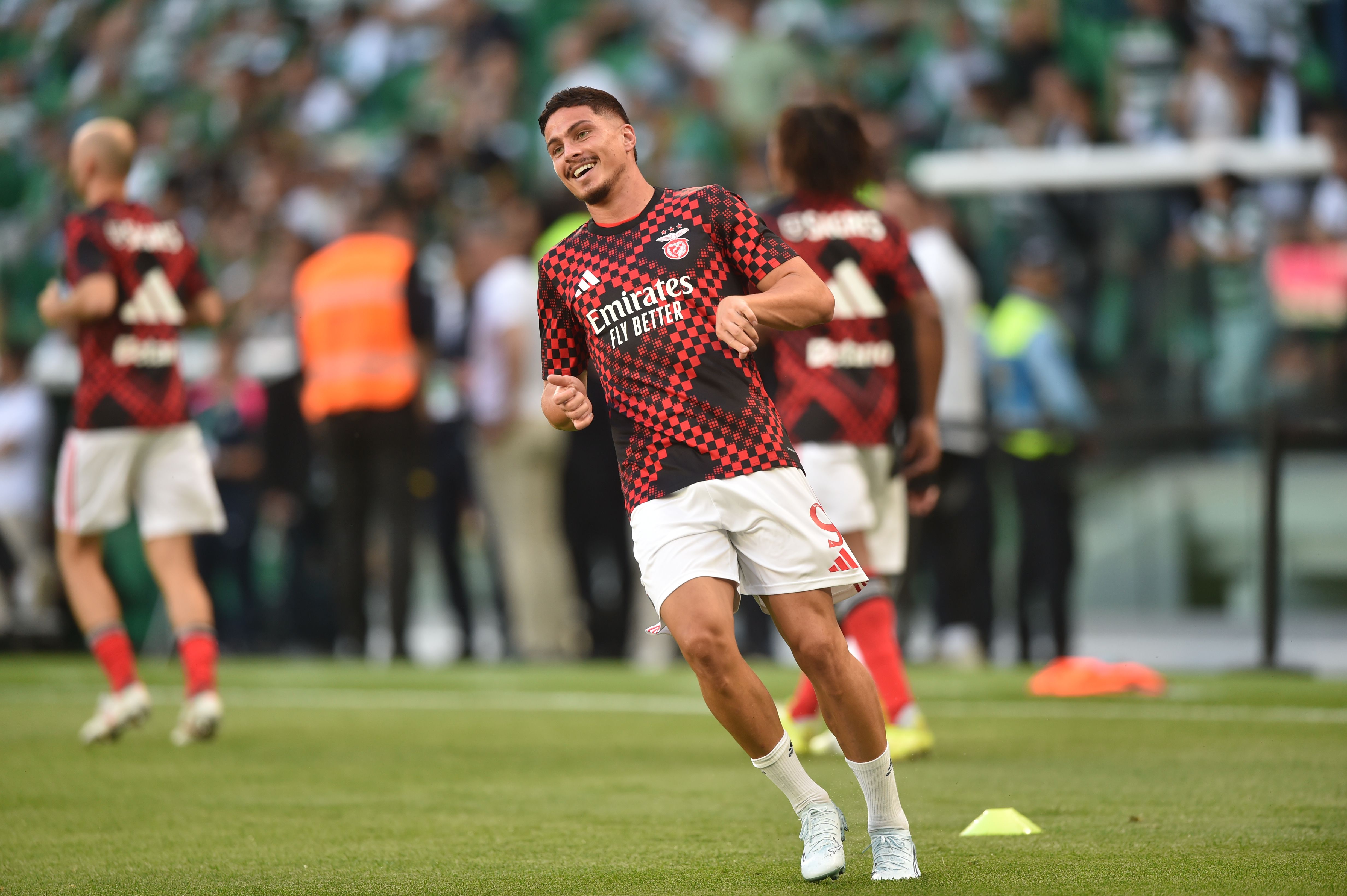 Ivanovic regressou à titularidade do Benfica em Alvalade - Foto: Sérgio Miguel Santos