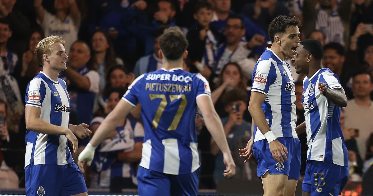 Dragão vibrou com Alvalade, título está à mão de semear (crónica)