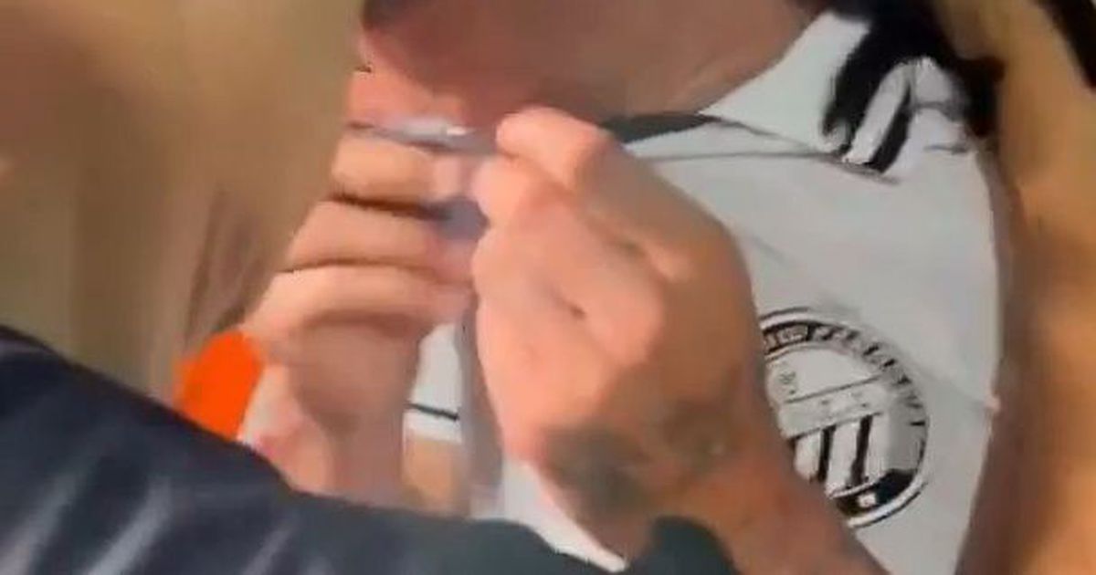 Ex-Benfica reclama de racismo no Brasil e emociona-se: «Chamou-me macaco»