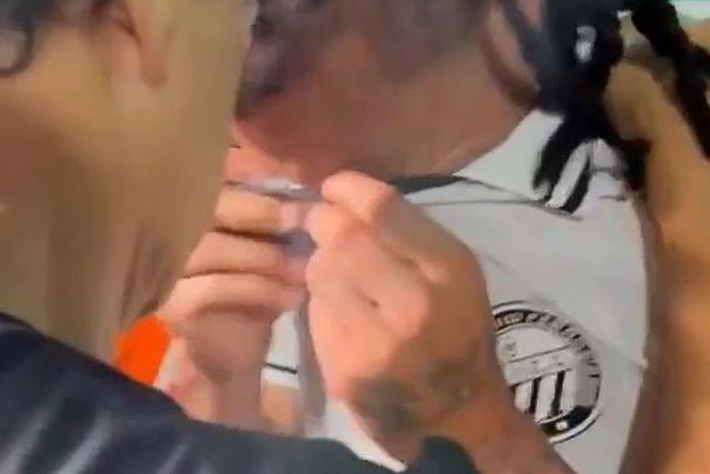 Ex-Benfica reclama de racismo no Brasil e emociona-se: «Chamou-me macaco»