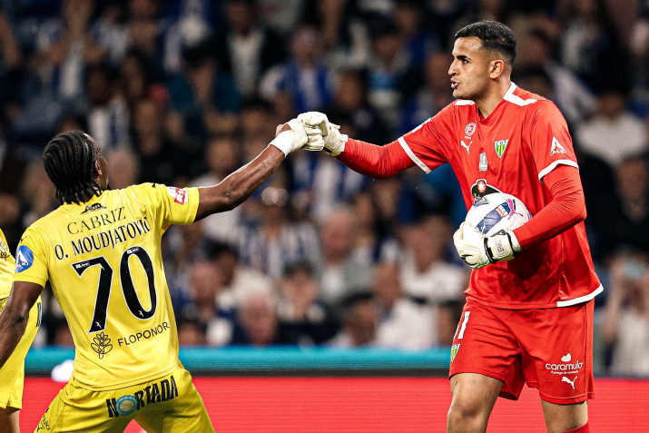 Bernardo Fontes fez muito para que o Tondela pudesse ter conquistado pontos no reduto do FC Porto — Foto: Liga Portugal