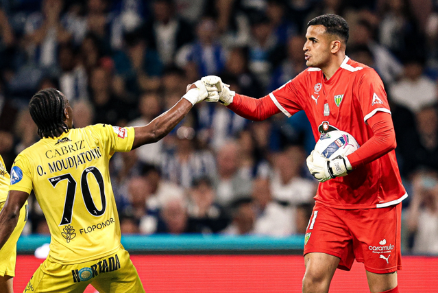 Bernardo Fontes fez muito para que o Tondela pudesse ter conquistado pontos no reduto do FC Porto — Foto: Liga Portugal