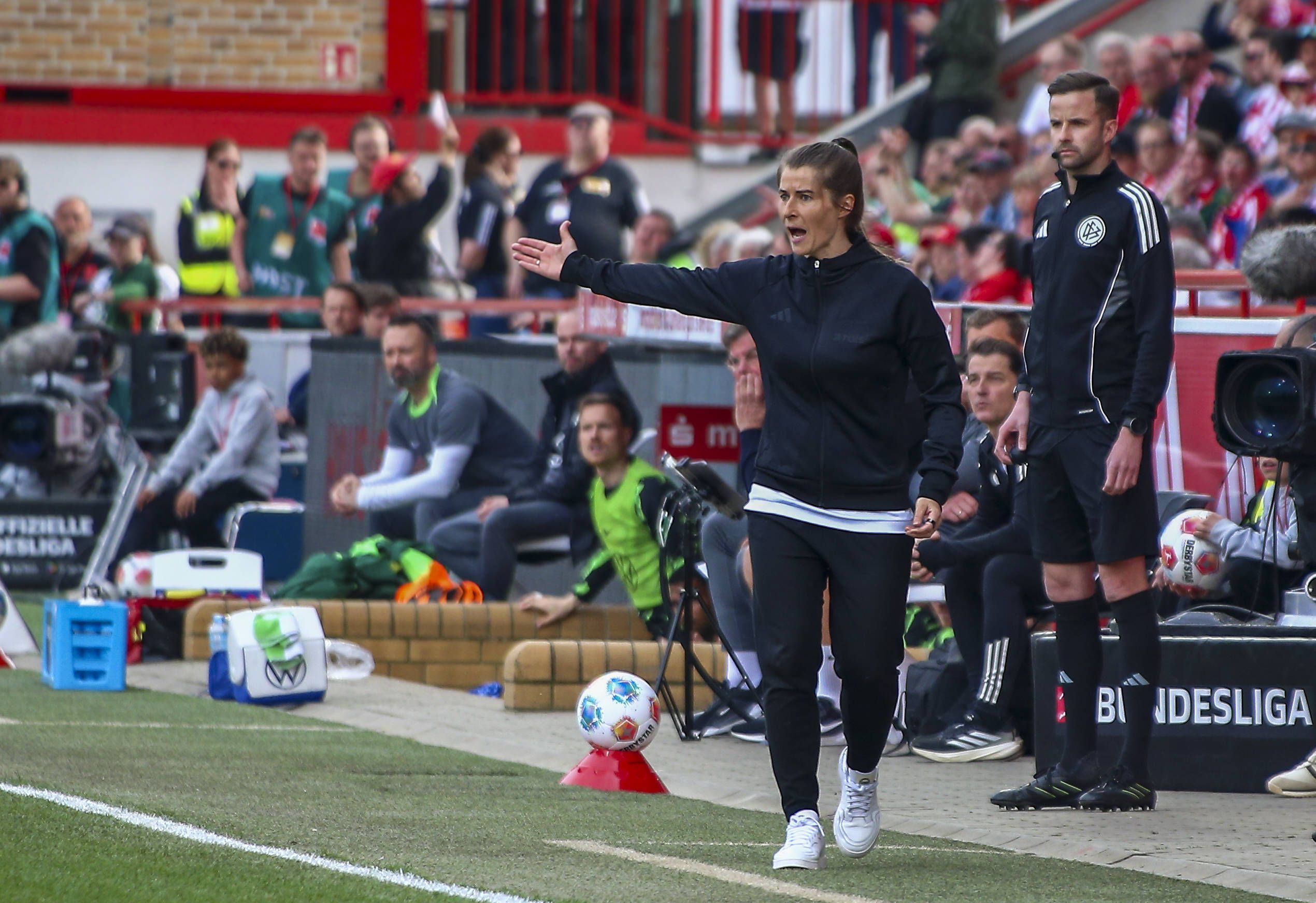 Estreia histórica de Marie-Louise Eta à frente do Union Berlin na Bundesliga - foto: Imago