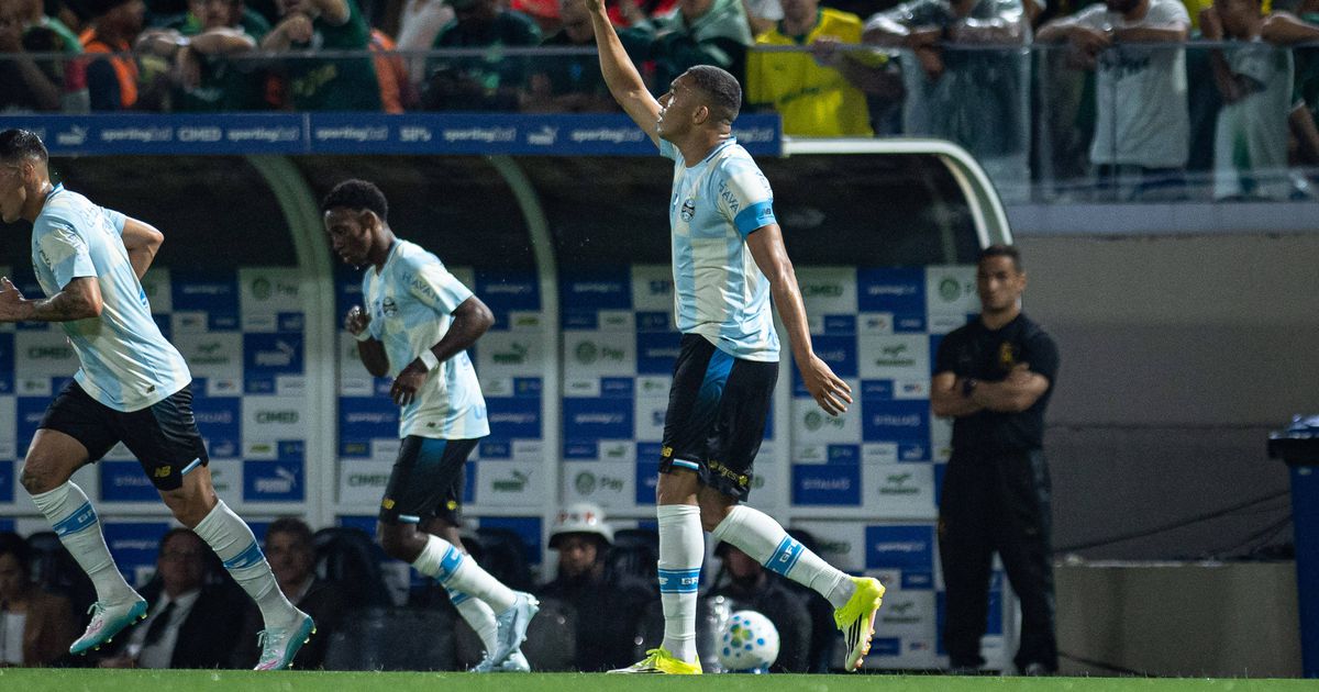 Ex-Benfica defende Luís Castro: «Temos de dar mais, metê-lo na cruz seria uma falsidade»