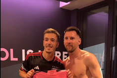 Esta é para a coleção: Pedro Santos recebeu uma camisola de Lionel Messi