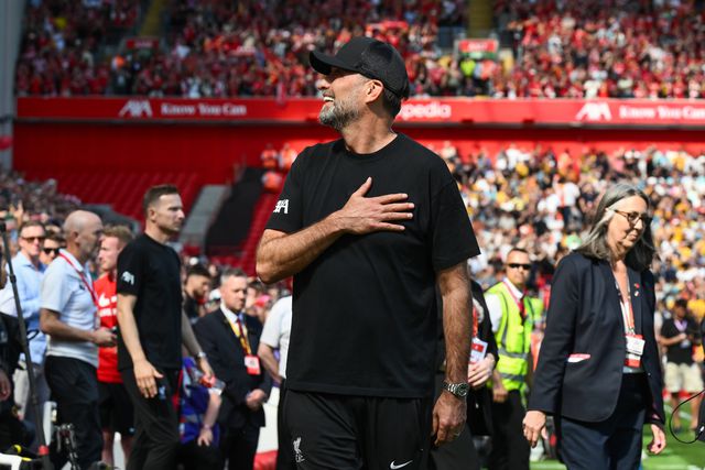 Klopp canta em Anfield por... Arne Slot