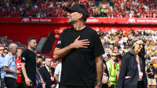 Klopp canta em Anfield por... Arne Slot