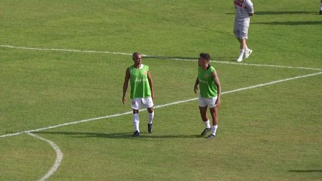 Romário sai da reforma para jogar ao lado do filho (vídeo)