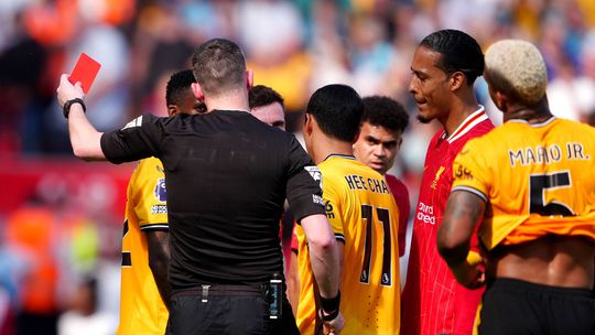 Vídeo: Nélson Semedo despediu-se da temporada... com cartão vermelho